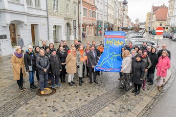 Fahne 16 Tage gegen Gewalt