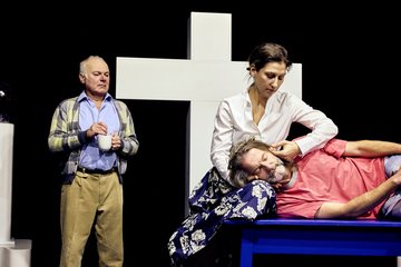 Freie Bühne Salzburg Krach im Hause Gott © Chris Rogl