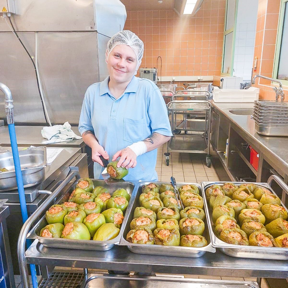 Koch-Lehrling der Stadt Wels Koch-Lehrling bei der Arbeit