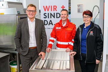 Rotes Kreuz Feldküche Spende Schinninger