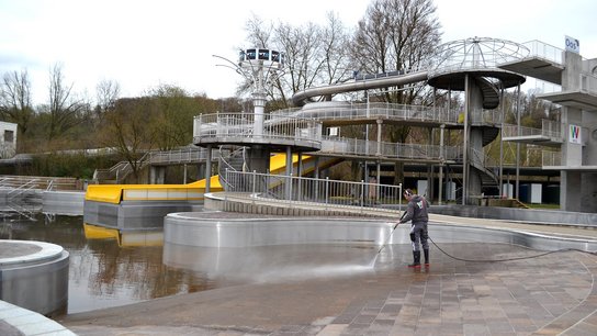 Welldorado Freibad Vorbereitungsarbeiten