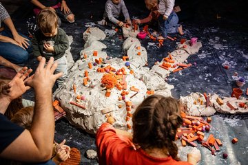 Theater Nuu Hände ©Bettina Frenzel