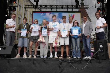 Siegerehrung Laufolympiade Kroiß Schinninger © Gerhard Wenzel