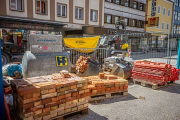 Kaiser Josef Platz Mitte West Baustelle Juni 2026