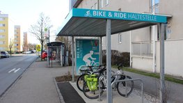 Foto einer Bike and Ride Haltestelle