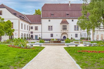 Burggarten mit Bühne