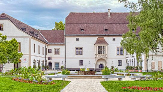 Burggarten mit Bühne