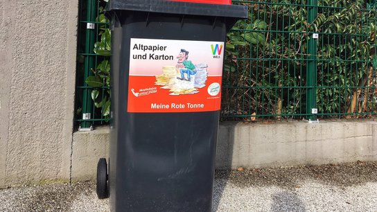 Rote Tonne Holsystem Altpapier Karton