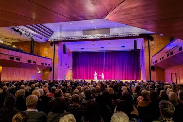 Kabarett Frauentag Saal