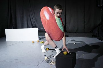 Figurentheaterfestival 2026 Evas Apfel © Reinhard Winkler 