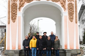 Torbogen Schlosspark Lichtenegg