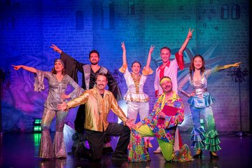 The show must go on © Uwe Schmitz