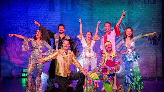 The show must go on © Uwe Schmitz