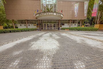 Stadthallenvorplatz