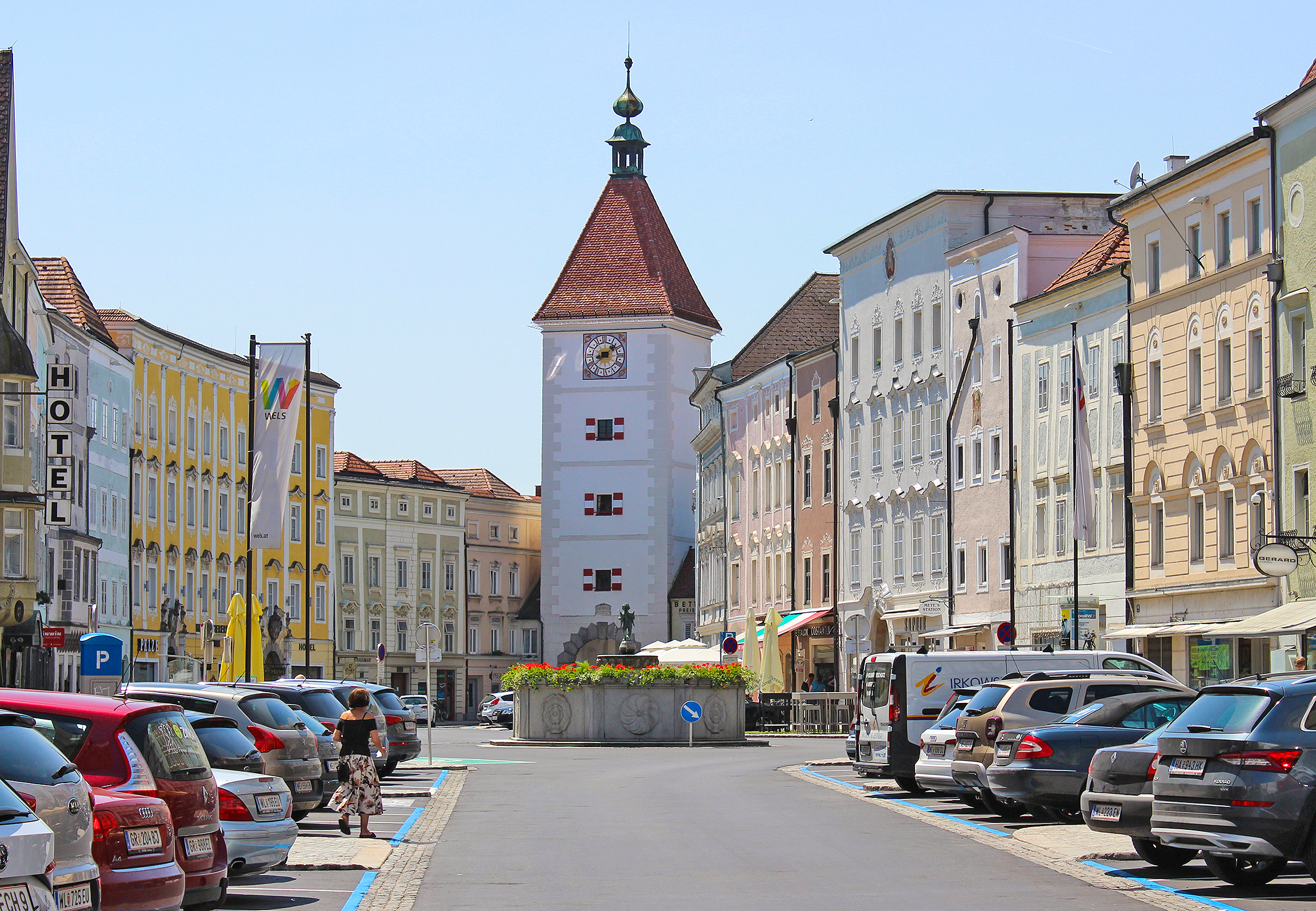 Stadtplatz mit Blick zum Ledererturm