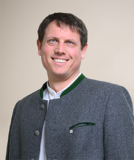 Portrait Dienststellenleiter DI (FH) Patrick Scherer