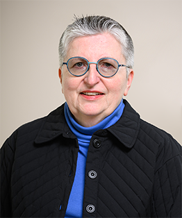 Portrait Dienststellenleiterin SenR. Mag. Manuela Pfann