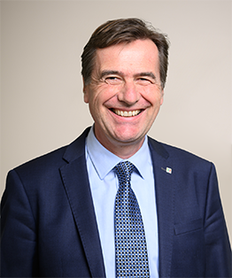 Portrait Dienststellenleiter SenR. Mag. Roman Gnadlinger