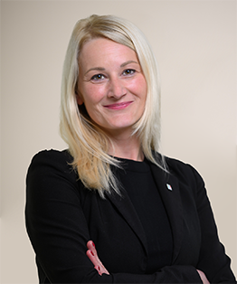 Portrait Dienststellenleiterin Mag. Claudia Jandl