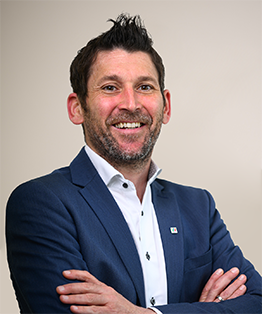 Portrait Dienststellenleiter DI (FH) Manuel Strauß, MIB