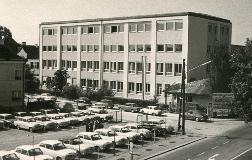 Lokalbahnhof früher (Gebäude)